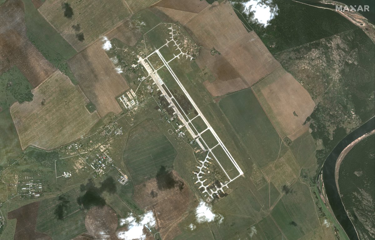 Mike_Eckel's tweet photo. new high-quality pre/post-attack sat imagery of the Russian air bases attacked by Ukrainian drones on Sunday; damage to aircraft clearly visible. Images 1-2: Belaya air base, May 22; Images 3-4: Belaya air base, June 4.  📸 @Maxar https://t.co/sLEf0jxjX9