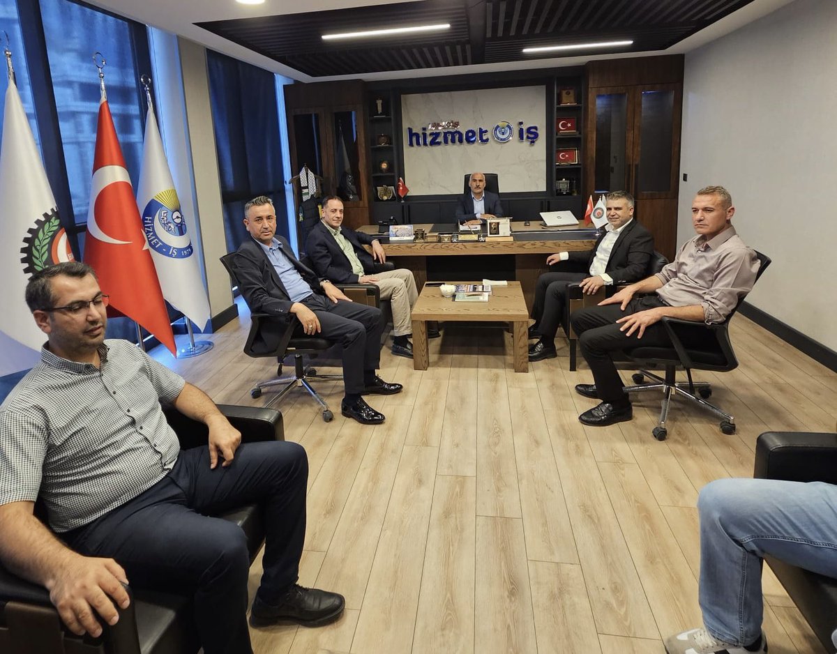 📍Şanlıurfa / Hak-İş İl Temsilciliği

Hak-İş Şanlıurfa il başkanı Sn.Seydi Eyyüpoğlu’nu Sağlık Sen Şanlıurfa şube başkanımız Abdulkadir Yabir ile beraber ziyaret ettik.

Sendikal faaliyetlerimiz ile ilgili çok verimli bir görüşme gerçekleştirdik.

Misafirperverliğinden dolayı