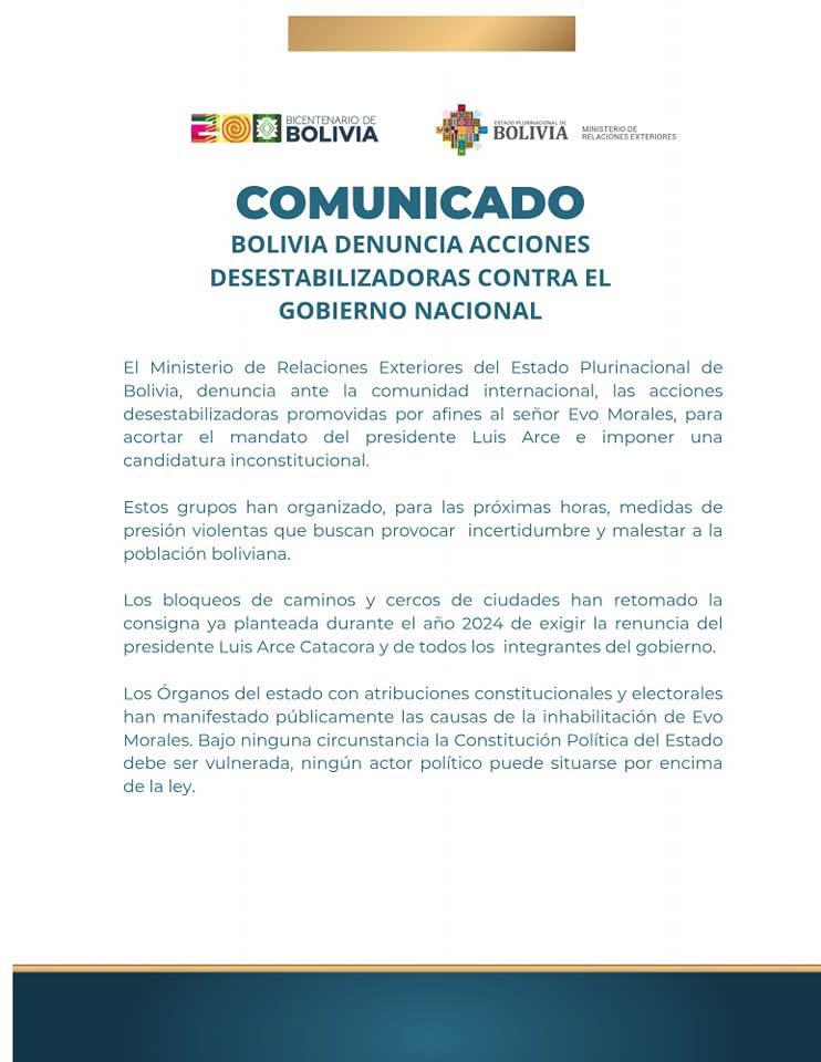 evoespueblo's tweet photo. En respuesta al comunicado del Ministerio de Relaciones Exteriores del Estado Plurinacional de Bolivia:

Con profunda preocupación y compromiso con la verdad, me dirijo al pueblo boliviano y a la comunidad internacional para expresar lo que miles de hermanas y hermanos viven día a día en nuestro país. Hoy Bolivia no atraviesa simplemente una crisis política, sino una tragedia social y humana. No hay hogar humilde que no sienta el peso del hambre, de la desesperanza, de la miseria. Los mercados están vacíos de economía, pero llenos de angustia.

Esta dramática situación no es producto del destino ni de enemigos externos. Es la consecuencia directa de una mala gestión, de decisiones erradas que destruyeron en poco tiempo la estabilidad económica que con tanto esfuerzo y sacrificio construimos junto al pueblo durante más de una década.

Pero el daño va más allá de lo económico. Se ha asestado un golpe profundo a la democracia y al Estado de derecho. Las instituciones que deberían ser garantes de la Constitución, como el Tribunal Constitucional y el Tribunal Supremo Electoral, han sido sometidas al poder político de turno. Ya no responden al pueblo, responden a intereses personales.

Se manipulan resoluciones y fallos como instrumentos de exclusión, para forzar una candidatura única y evitar por todos los medios la participación libre y soberana del pueblo en las urnas. A esto se suma la persecución judicial, la criminalización de líderes sociales y la represión violenta contra quienes alzan su voz.

Hoy, las movilizaciones no son por una persona ni por una candidatura. Son por la vida, por la dignidad, por la democracia. Son el grito del pueblo que ya no puede esperar, que clama por pan y justicia. Porque cuando un gobierno que fue elegido con el 55% de apoyo, hoy apenas tiene el 2%, no es una oposición la que habla: es el pueblo que se levanta.

Nuestra lucha no es contra Bolivia, es por Bolivia. Por los niños que se acuestan sin comer, por las madres que ya no pueden sostener a sus familias, por los jóvenes que perdieron la esperanza. No pedimos privilegios, exigimos derechos.

Como hijo de la tierra, como indígena, como boliviano, reitero mi compromiso inquebrantable con la democracia, con la paz y con los más humildes. No callaremos ante la injusticia. No claudicaremos en la defensa de nuestro pueblo.