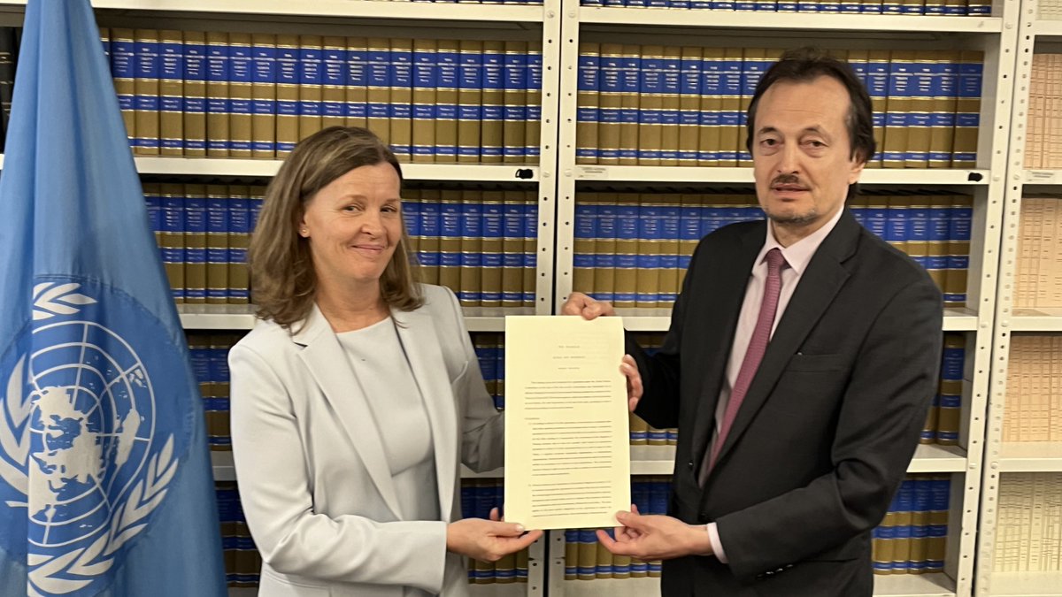 Norway has ratified the #BBNJ Agreement and becomes its 31th Party! 
Today Ambassador Brattested deposed the ratification document at the UN Treaty Section.
We strongly urge all countries in joining the race to 60 ratifications.
#LawOfTheSea  #OceanGovernance #UNOC3