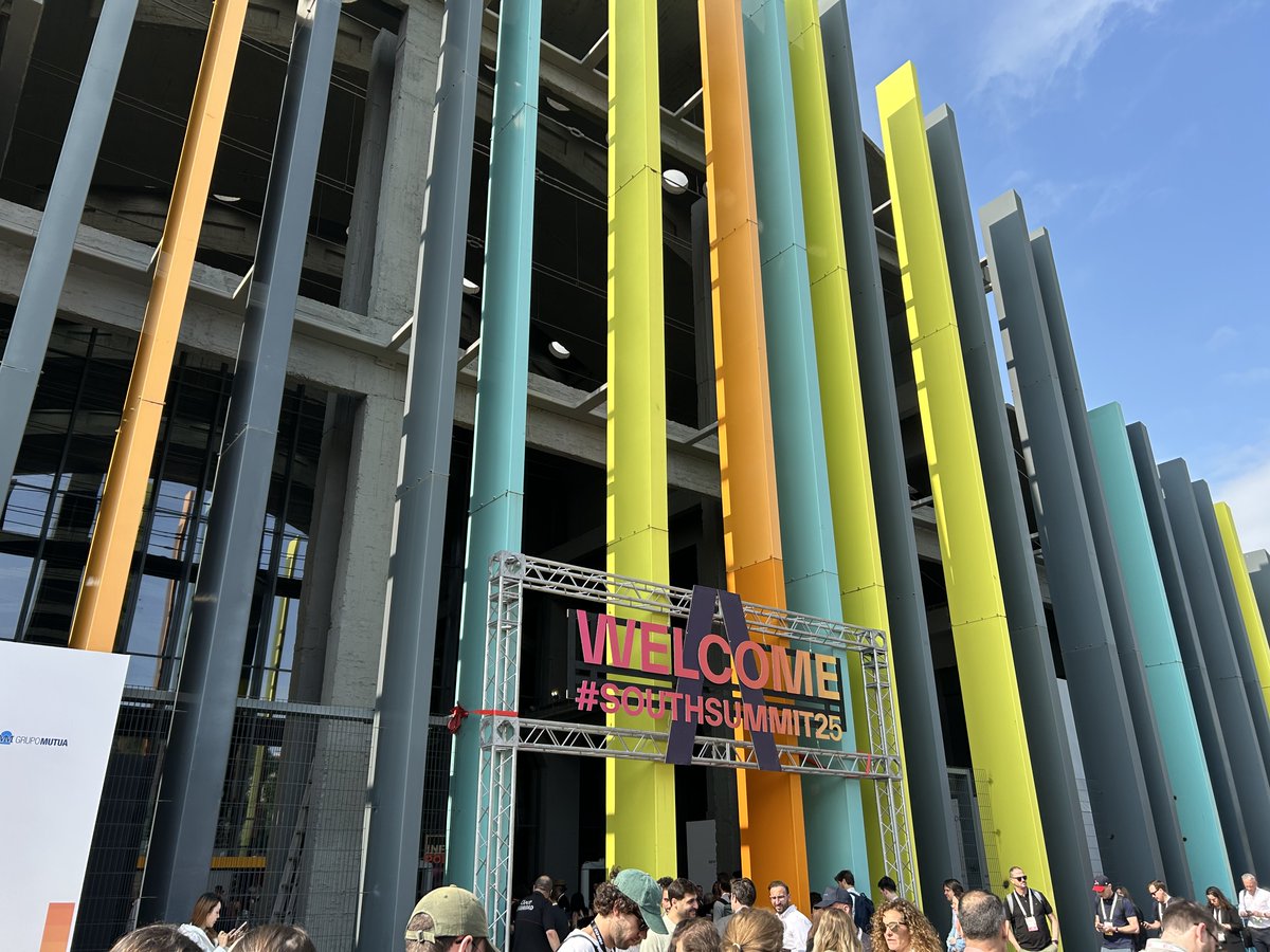 Ferrovial (@ferrovial_es) on Twitter photo 🚀 ¡Arranca #SouthSummit2025! Ya estamos en <a href="/south_summit/">South Summit</a>, listos para 3 días de innovación, ideas que transforman y conexiones que inspiran.
Nos encanta formar parte de un ecosistema que apuesta por el crecimiento y el futuro de nuestras ciudades.
📍 4–6 junio | La Nave, Madrid 🚀 ¡Arranca #SouthSummit2025! Ya estamos en <a href="/south_summit/">South Summit</a>, listos para 3 días de innovación, ideas que transforman y conexiones que inspiran.
Nos encanta formar parte de un ecosistema que apuesta por el crecimiento y el futuro de nuestras ciudades.
📍 4–6 junio | La Nave, Madrid