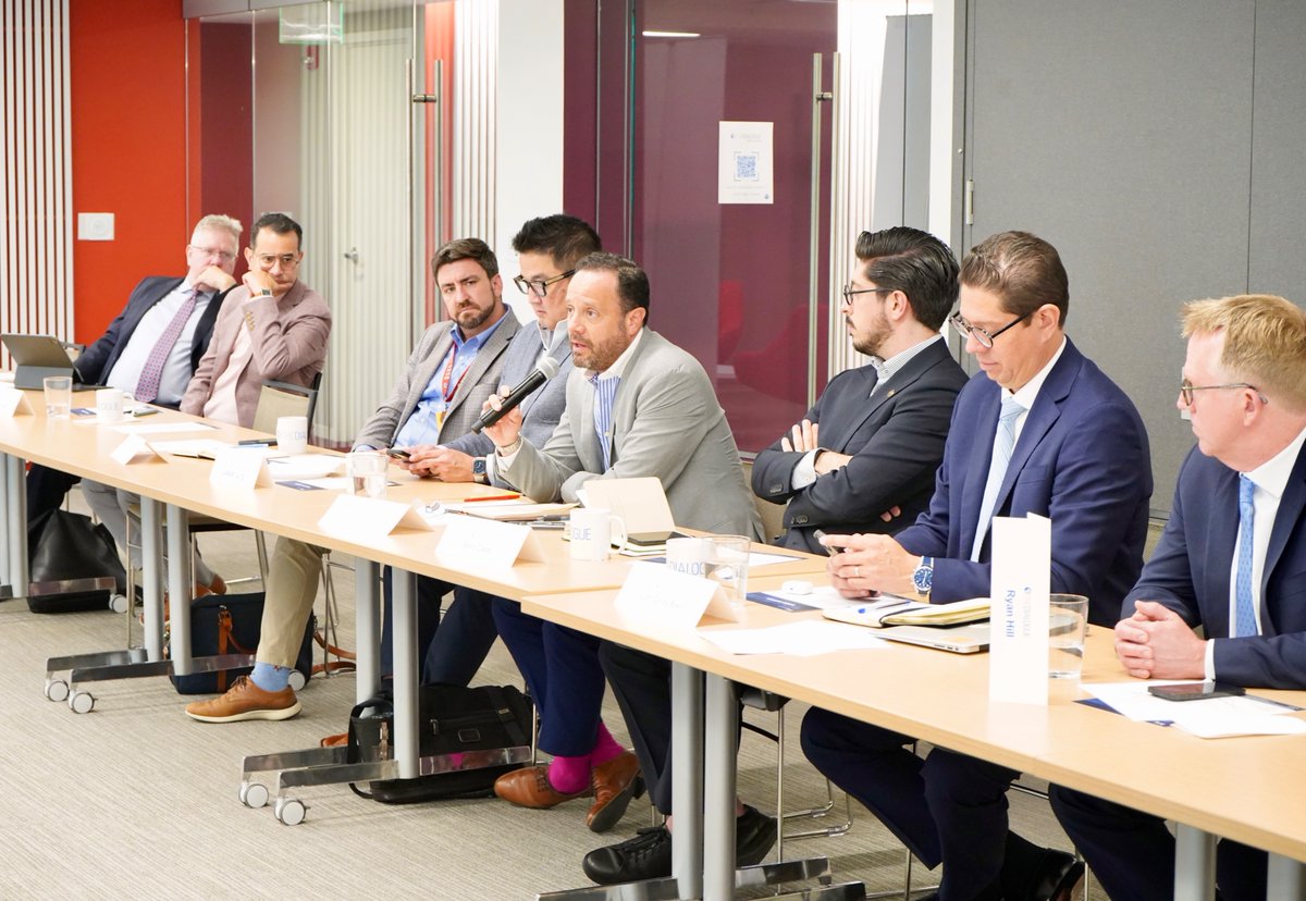 MexicoProgram's tweet image. 🔵Yesterday marked the inaugural meeting of the @The_Dialogue's Mexico Program Advisory Council, with members convening in #WashingtonDC and online from across #NorthAmerica
🇲🇽🇺🇸A new step in building a vision for the future of #USMexicoRelations in policy, industry, and more