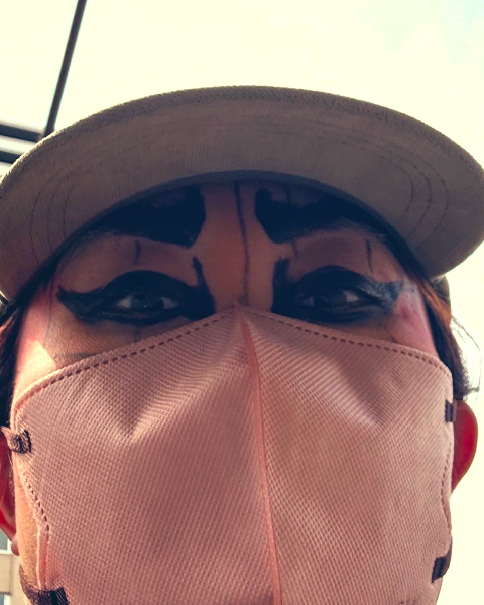 だんだん大胆になり
オフの状態で外に
くりだしてみるねぶた。

ねぶた密着⑤

#時短生活