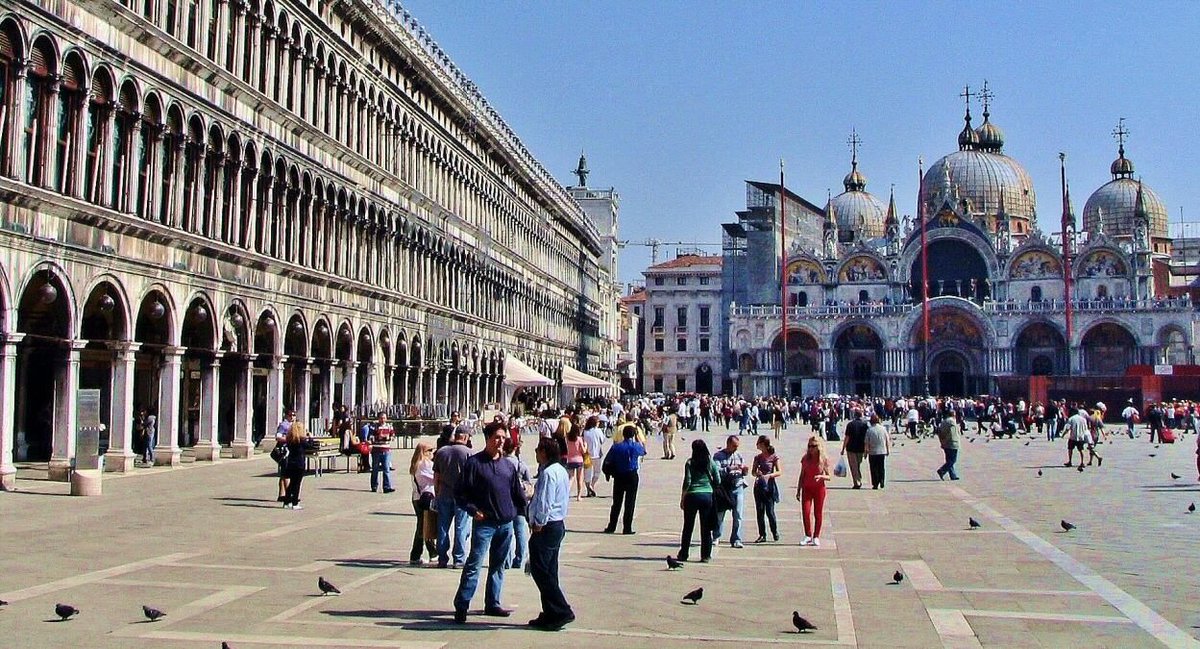 Pau García Solbes ✈️ (@elpachinko) on Twitter photo Así es la Plaza de San Marcos, qué ver en el corazón monumental de Venecia con los consejos de <a href="/guiasviajar/">Guías Viajar</a>
buff.ly/2MmcIjP Así es la Plaza de San Marcos, qué ver en el corazón monumental de Venecia con los consejos de <a href="/guiasviajar/">Guías Viajar</a>
buff.ly/2MmcIjP