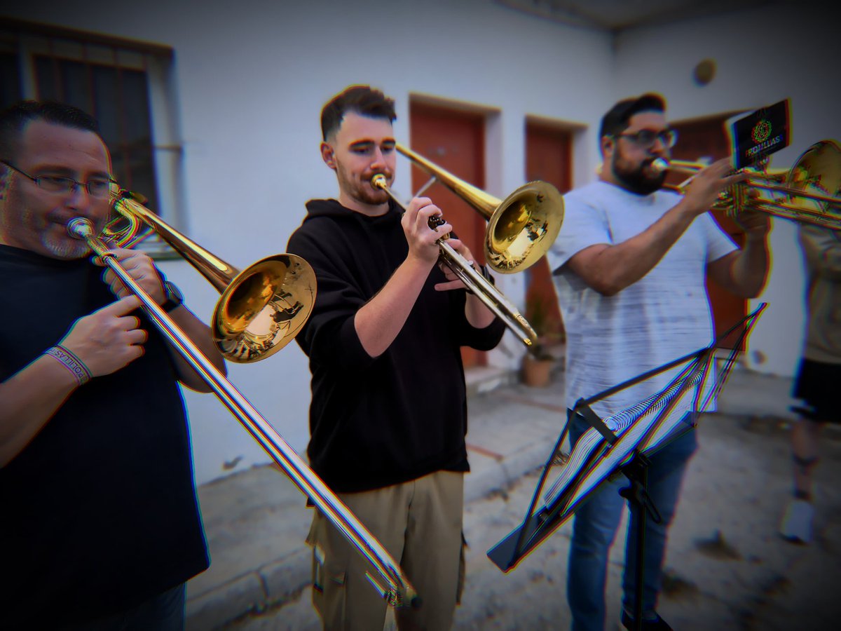 PolillasCadiz's tweet photo. Pulir y matizar, siempre en busca de la perfección, eso nuestros polillas lo tienen claro. 

Ensayos de una pasión que nos une. 

𝑷𝒐𝒍𝒊𝒍𝒍𝒂𝒔, 𝒎𝒂́𝒔 𝒒𝒖�� 𝒖𝒏 𝒔𝒆𝒏𝒕𝒊𝒎𝒊𝒆𝒏𝒕𝒐... https://t.co/S9jt6HB5sY