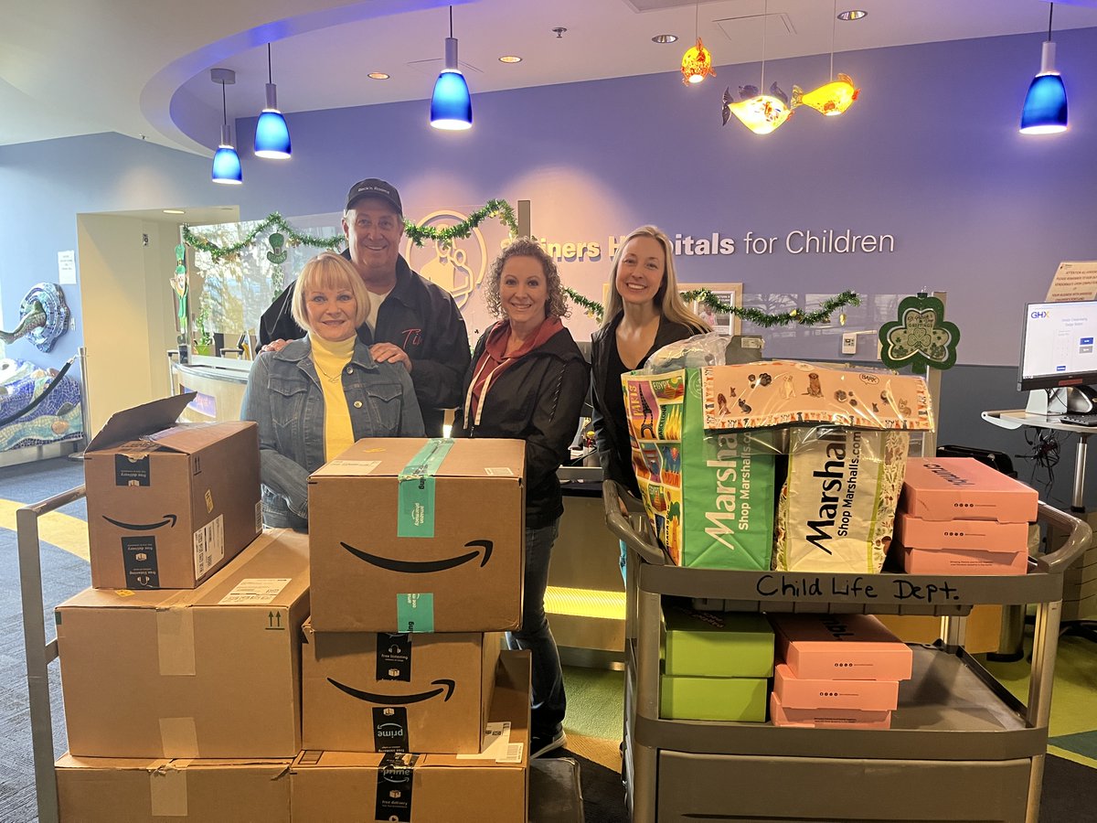 ShrinersPDX's tweet image. A big Shriners Children's Portland THANK YOU to Rock'n Rooms. They donate room decorations, activity kits, toys, parent support boxes and even suitcases so that our international patients can take these items home with them! You make a huge difference, and we appreciate you!