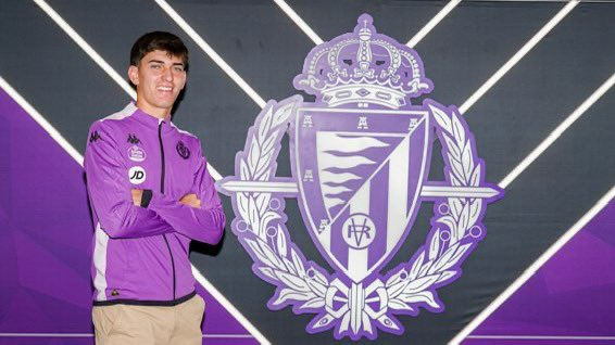 FichajesDBronce's tweet image. #SegundaRFEF | El @RVcantera ficha a Tomy, delantero madrileño de 18 años que firma hasta 2028 tras brillar en el #UniónAdarve. En su primer año sénior disputó 17 partidos en Segunda RFEF y anotó 2 goles
