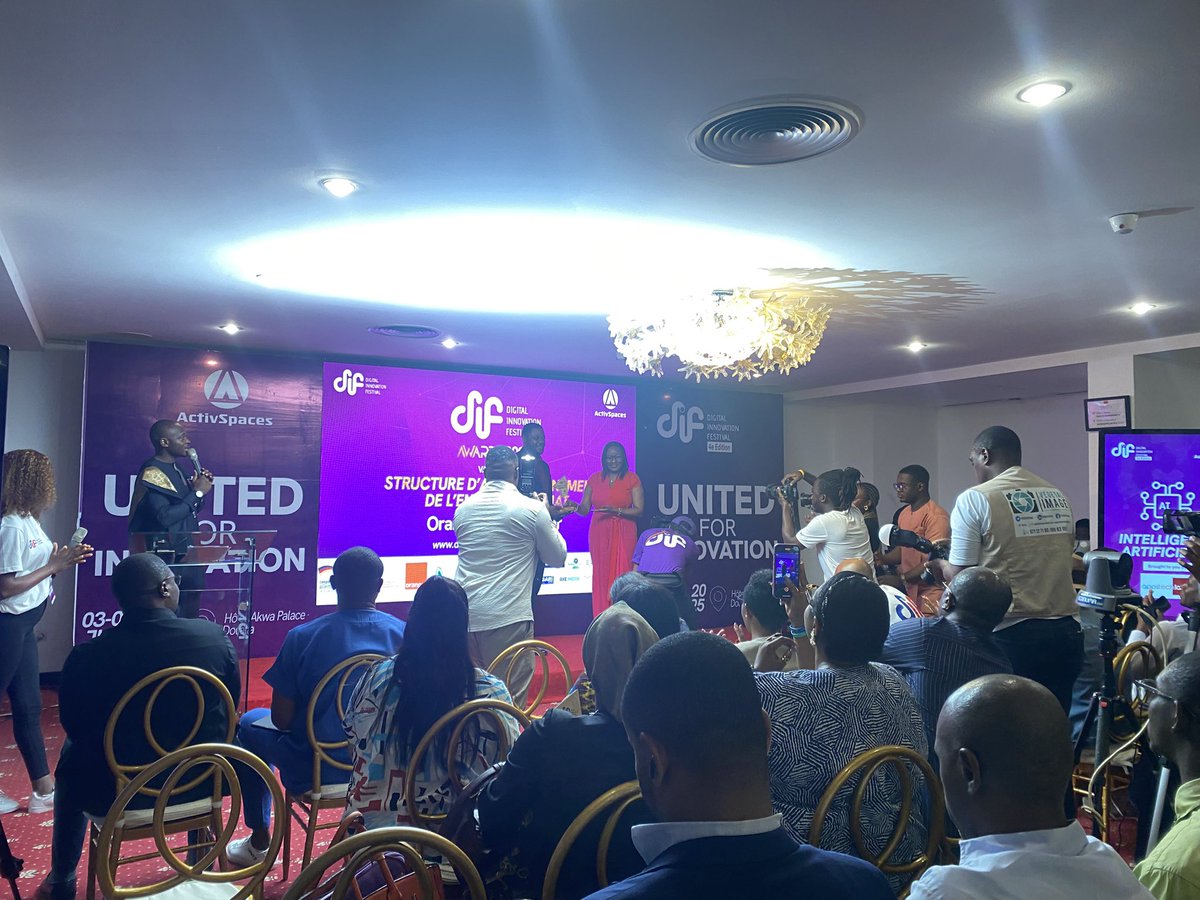 alida_eboo's tweet photo. Et la structure d’accompagnement de l’année aux #DIFAwards est ODC (@Orange_Cameroun Digital Center)
#DIF4 #UnitedForInnovation https://t.co/7hgurCDyV7