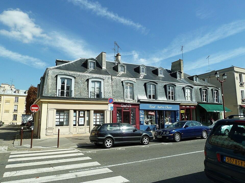 Immeubles à #Versailles (#Yvelines) Façades et toitures : inscription par arrêté du 7 octobre 1931.
Suite 👉 monumentum.fr/monument-histo…
#Patrimoine #MonumentHistorique