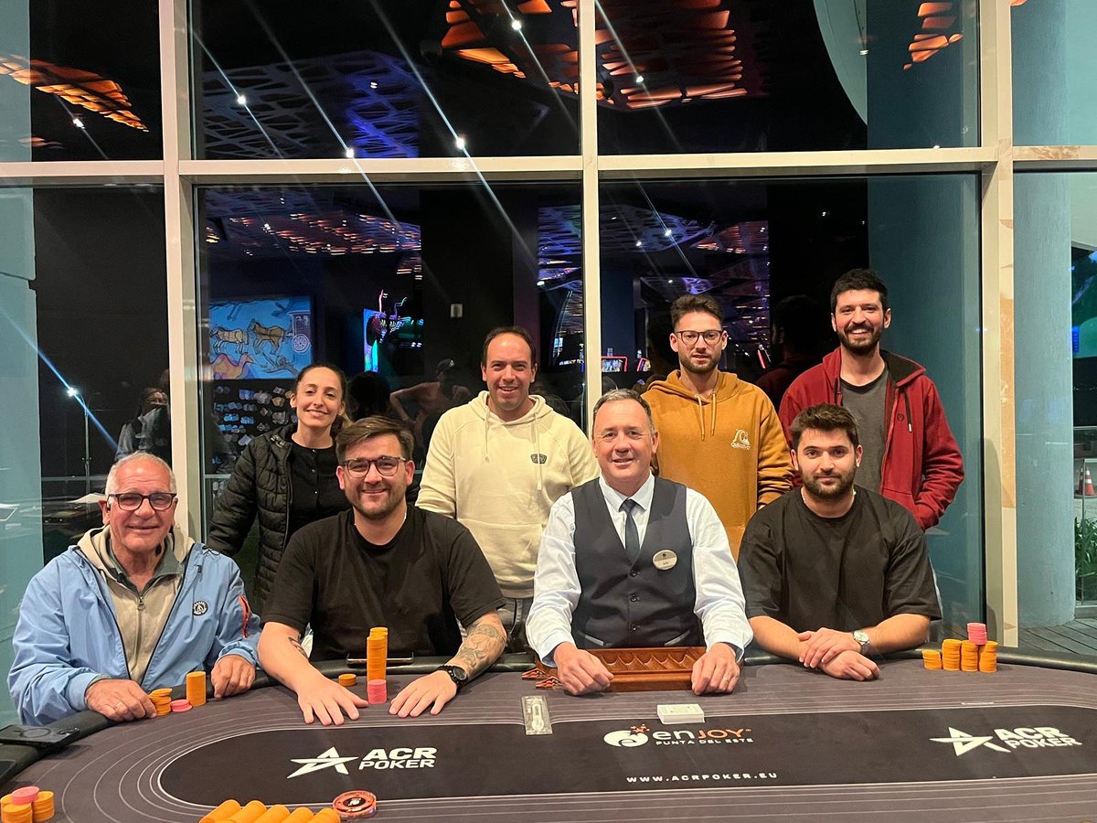 🔥 ¡El martes volvió a repartir fuerte en el Poker Room!

Con 44 inscripciones y un pozo de USD 9.855, la mesa explotó de acción en el #TorneoSemanal 

🏆 Jonathan Huelmo - USD 3.350
🥈 Matías Méndez - USD 1.930
🥉 Richard Olivera - USD 1.200

🃏 ¡Nos reencontramos mañana!
