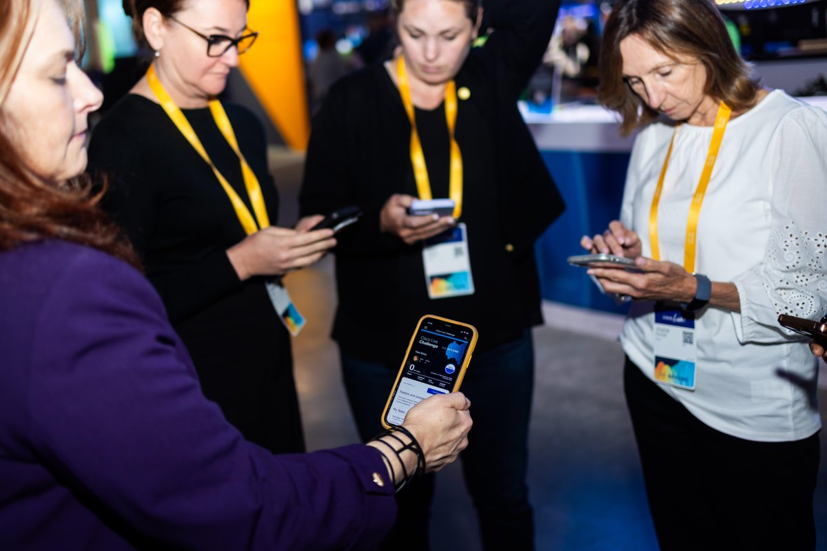 CiscoLive tweet media