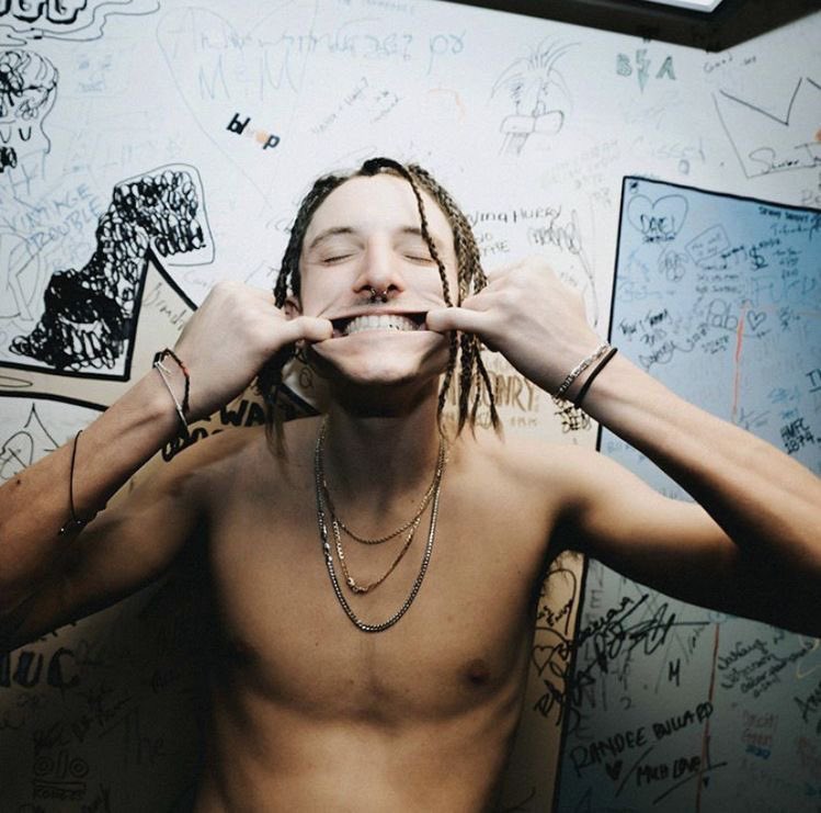 rptoffendr's tweet image. if you look like this, call me 🤙