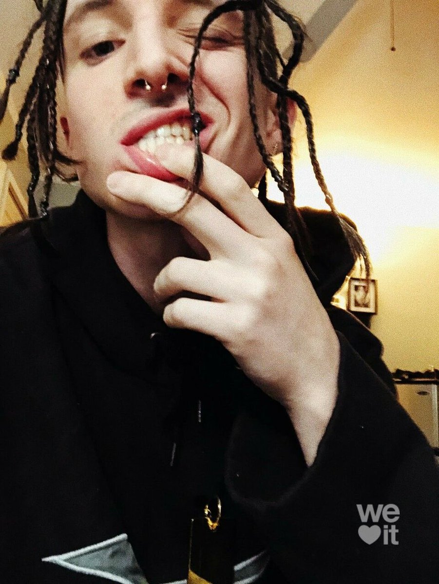 rptoffendr's tweet image. if you look like this, call me 🤙