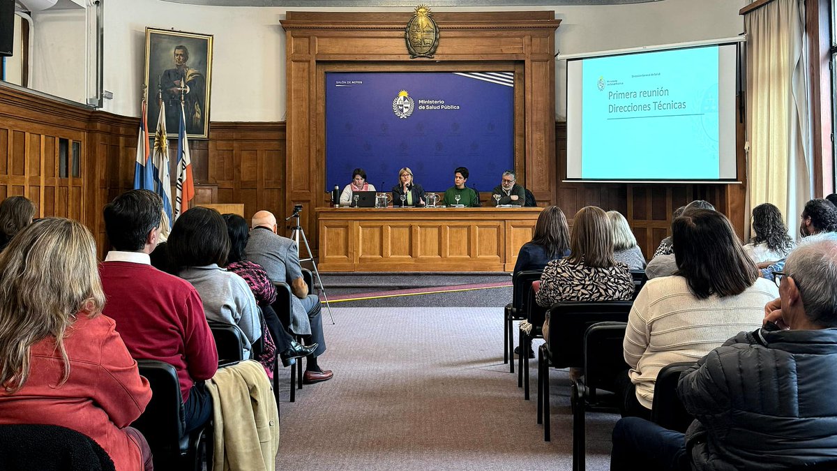 Esta mañana autoridades del MSP mantuvieron una primera reunión con las direcciones técnicas de los prestadores públicos y privados del país para presentar las prioridades del quinquenio e información relevante, con el fin de fortalecer la coordinación y el trabajo colaborativo.