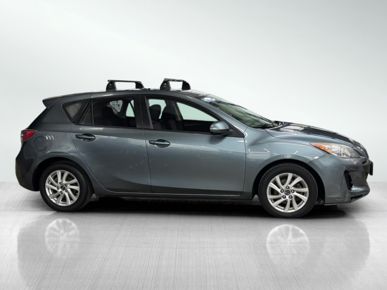 AnnapolisMazda's tweet photo. This pre-owned 2013 #Mazda3 hatchback has one previous owner, a 6-Speed SKYACTIV-MT Manual transmission, and delivers 27/38 MPG. 

See full vehicle details: https://t.co/FlRDNvapZx https://t.co/wbyb9FC1iQ
