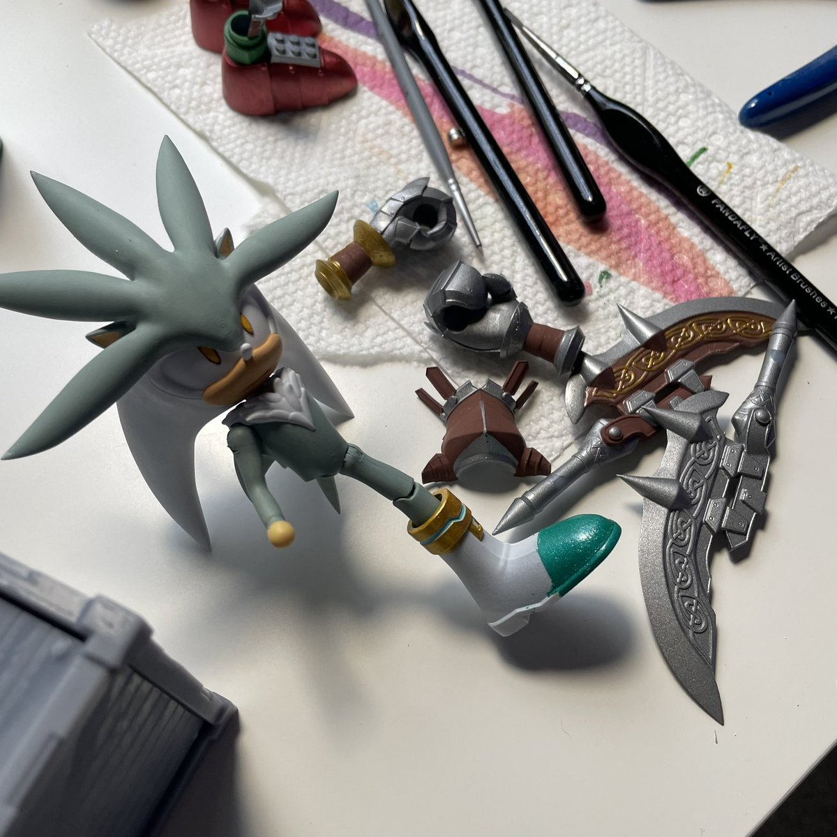 ABOUT TO GO LIVE ON YOUTUBE PAINTING CUSTOM SONIC TOYS! Come by and say hi! 

youtube.com/@titotheog?si=…