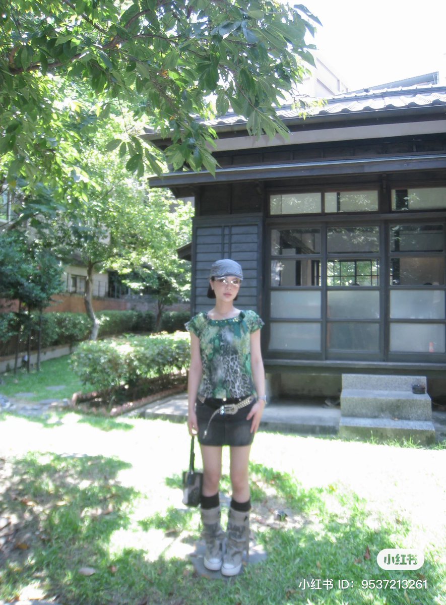 ascend through the network
become more than just a user
transcend into the aristo/neet elite