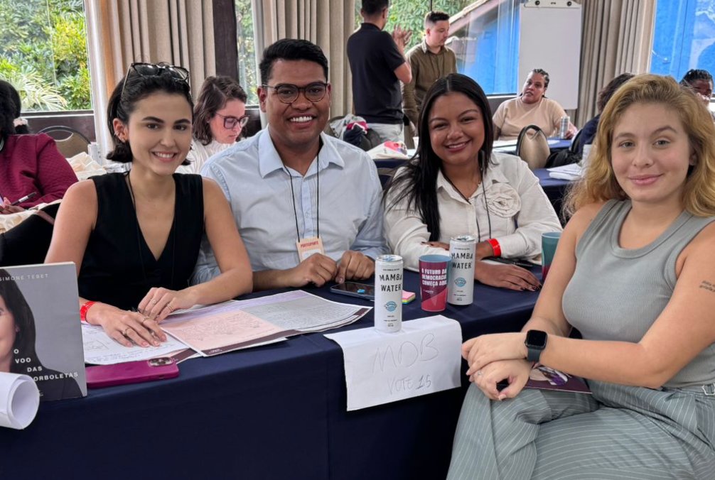 Juventude do MDB supera 12 partidos e conquista PRIMEIRO lugar em edital nacional do <a href="/legislabr/">Legisla Brasil</a> com melhor projeto para renovação, diversidade e fortalecimento do jovem na política. Letícia Gaia, Jhon Cavalcante, Camilla Picciani e Jamilly Pinheiro