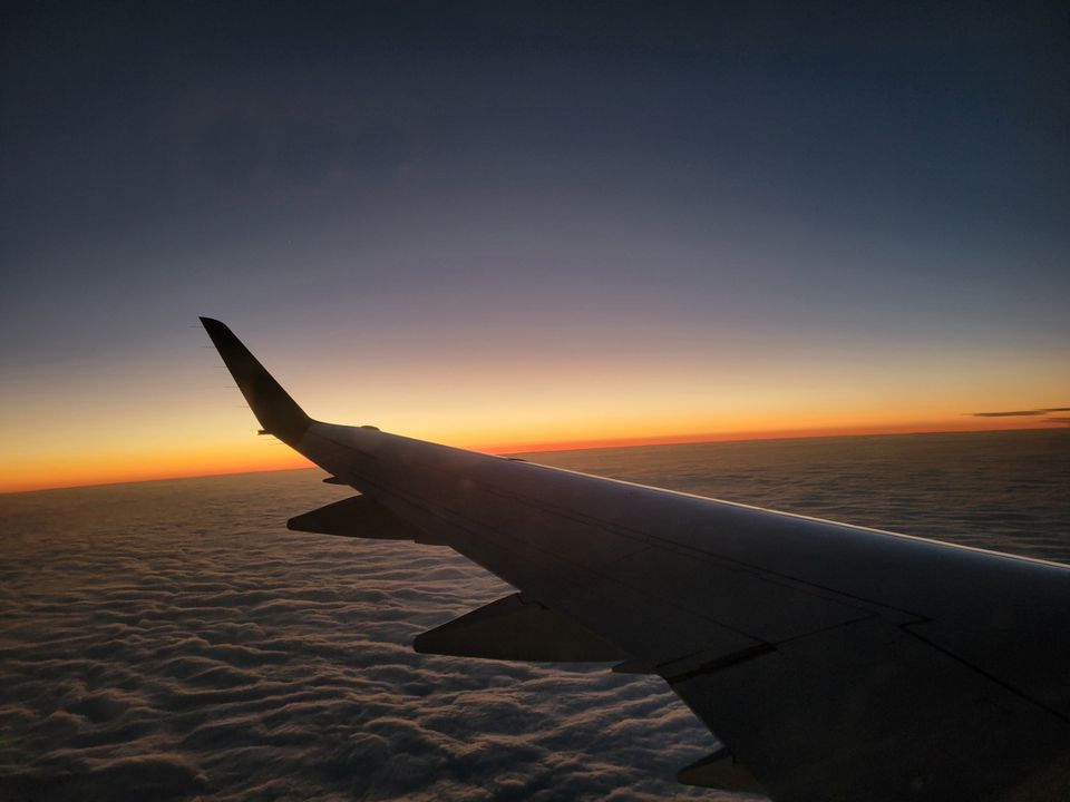 Sunrise window views. 😍 Who else loves an early morning departure from CIRA? 🙋  #WingtipWednesday #FlyCIRA
