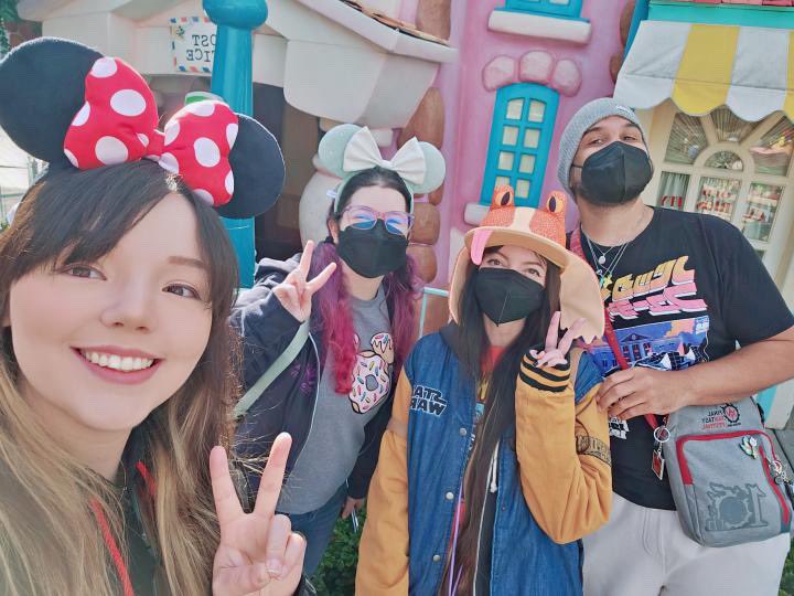 Another year around the sun!! It’s been a strange year. A few ups and a lot of downs but at least I have my amazing friends and wife to make every day special!!! Thanks yall for making this old man feel young <a href="/LittleArcanine_/">Sam 🗝️✨</a>