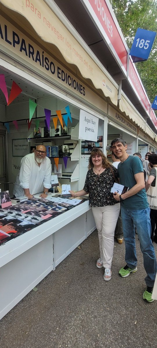 Ruth Martín (@rumaes7ruth) on Twitter photo La Feria del Libro <a href="/FLMadrid/">Feria del Libro de Madrid</a> es siempre un plan genial. Si además firma el gran <a href="/ftsaez/">Fernando Trujillo</a> su primer libro de poesía y la firma es una preciosa dedicatoria, se convierte en programa ⭐⭐⭐⭐⭐ La Feria del Libro <a href="/FLMadrid/">Feria del Libro de Madrid</a> es siempre un plan genial. Si además firma el gran <a href="/ftsaez/">Fernando Trujillo</a> su primer libro de poesía y la firma es una preciosa dedicatoria, se convierte en programa ⭐⭐⭐⭐⭐