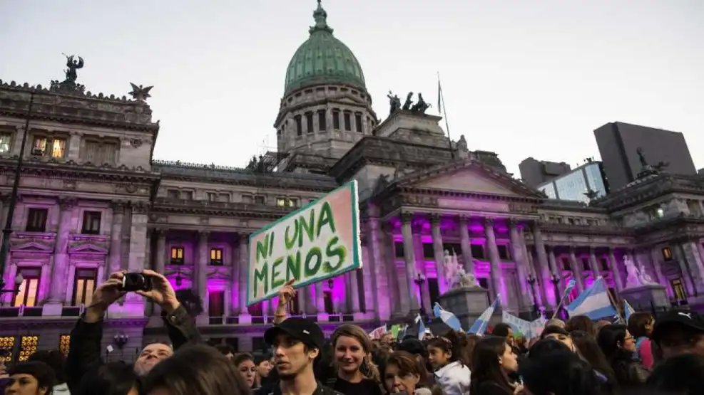 AgenciaComBA's tweet image. 💜 A 10 años del primer #NiUnaMenos que marcó un antes y después en Argentina hay un femicidio cada 39 horas

agenciacomba.com.ar/a-10-anos-del-…

 #MinisteriodeMujeresyDiversidad, #MMYD, #ComBA, #Niunamenos, @MinMujeresPBA , @EstelaEDiaz , #esteladiaz, #LauranaMalacalza, #violenciadegenero