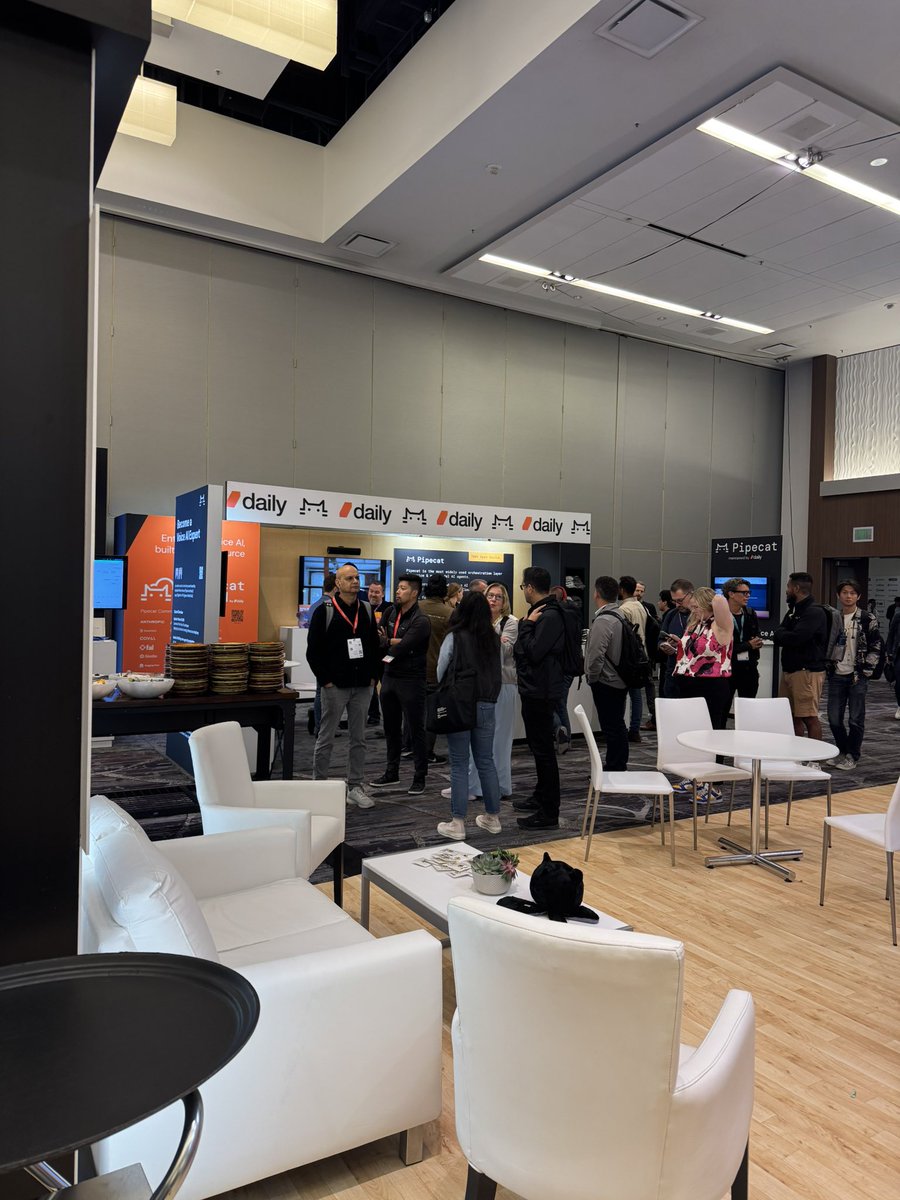htormey's tweet image. Vibes at AIEngineer worlds fair expo. As you can imagine, lots of coder bots.