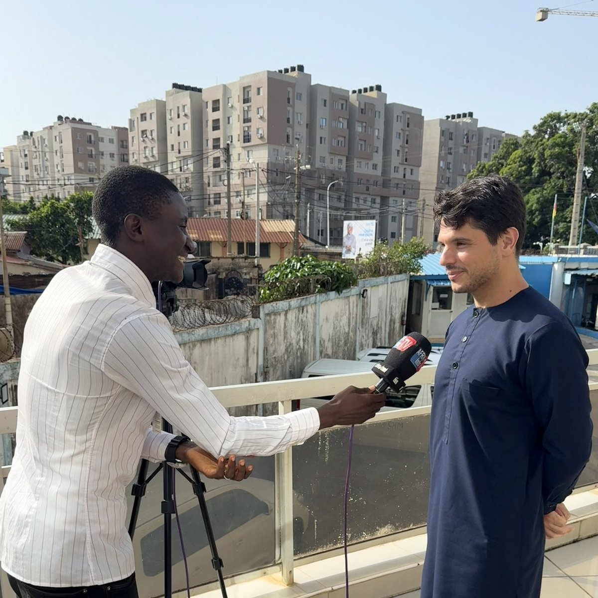 EmbEspGuinea's tweet photo. @UGANC_Guinee @Alfa_kabi @lac_conakry Asimismo, el Embajador ha clausurado, en la sede de @ONUGuinee, el curso de idioma y cultura españoles para el ámbito multilateral organizado por la Embajada, en el que han participado @OIMGuinee, @PNUDGuinee, @UNICEFGuinea y otras agencias de la Organización. https://t.co/MIDyKLHQ60