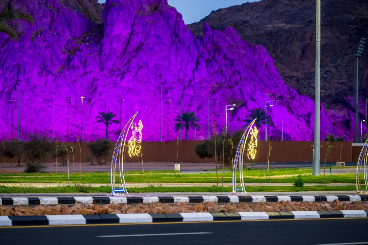 Amanat_Hail's tweet photo. 🎊 | عيدنا بهجة

     🔅 عروس الشمال 🔅
تتزين استقبالًا لعيد الأضحى المبارك🎈

ملامح فرحة العيد بدأت في عروسنا 🤩

#أعياد_حائل
📸 | #حائل_الأجمل  
#أمانة_منطقة_حائل https://t.co/HcWRRau6GX