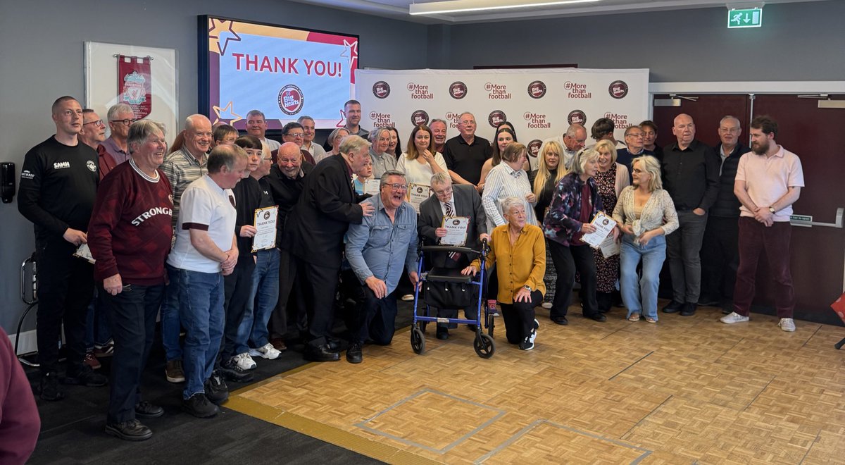 Real_C_Wilson's tweet photo. The non professional photo (a better one to come) of a top bunch of @bighearts volunteers. 

You all do your club (@JamTarts) and community proud. Thank you. ♥️

#VolunteersWeek https://t.co/FeYmHwmPIi