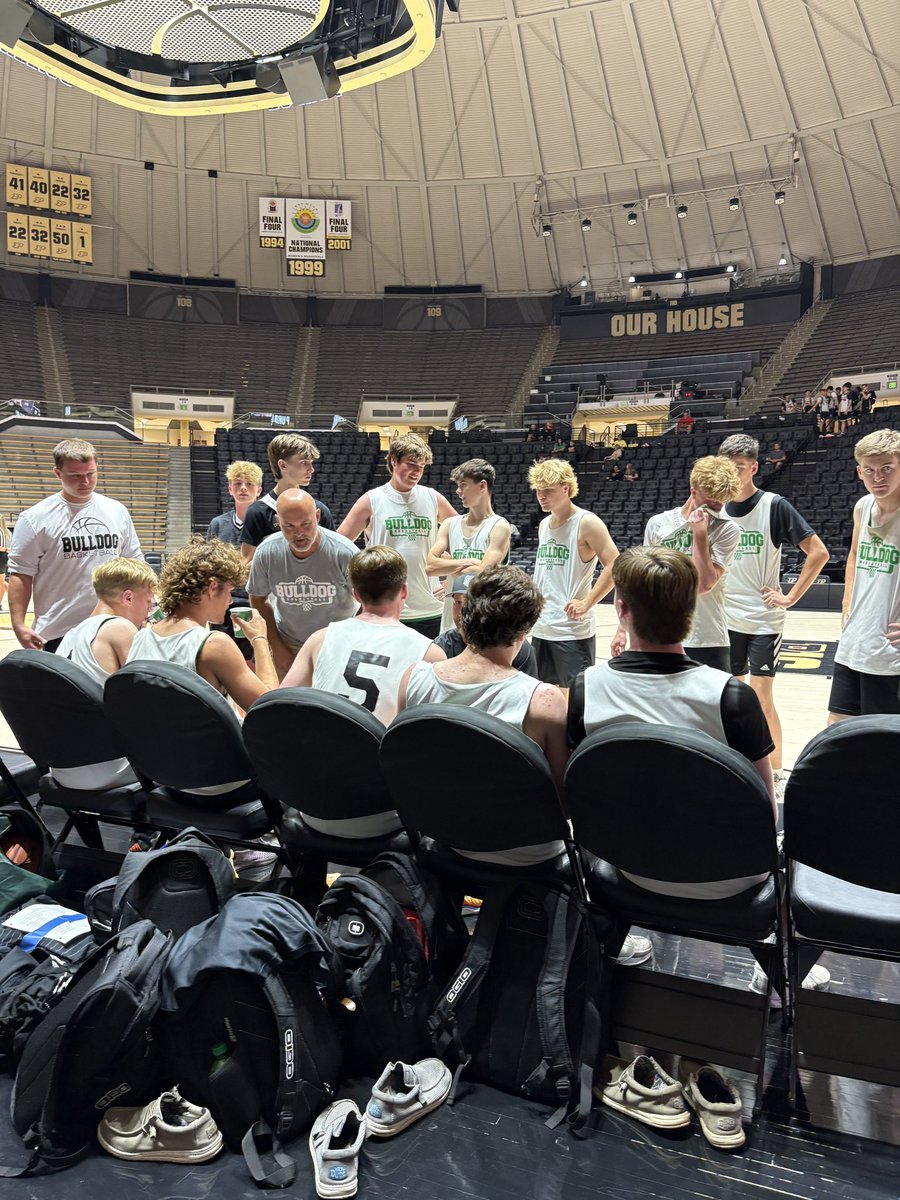 CC Bulldog Basketball tweet media