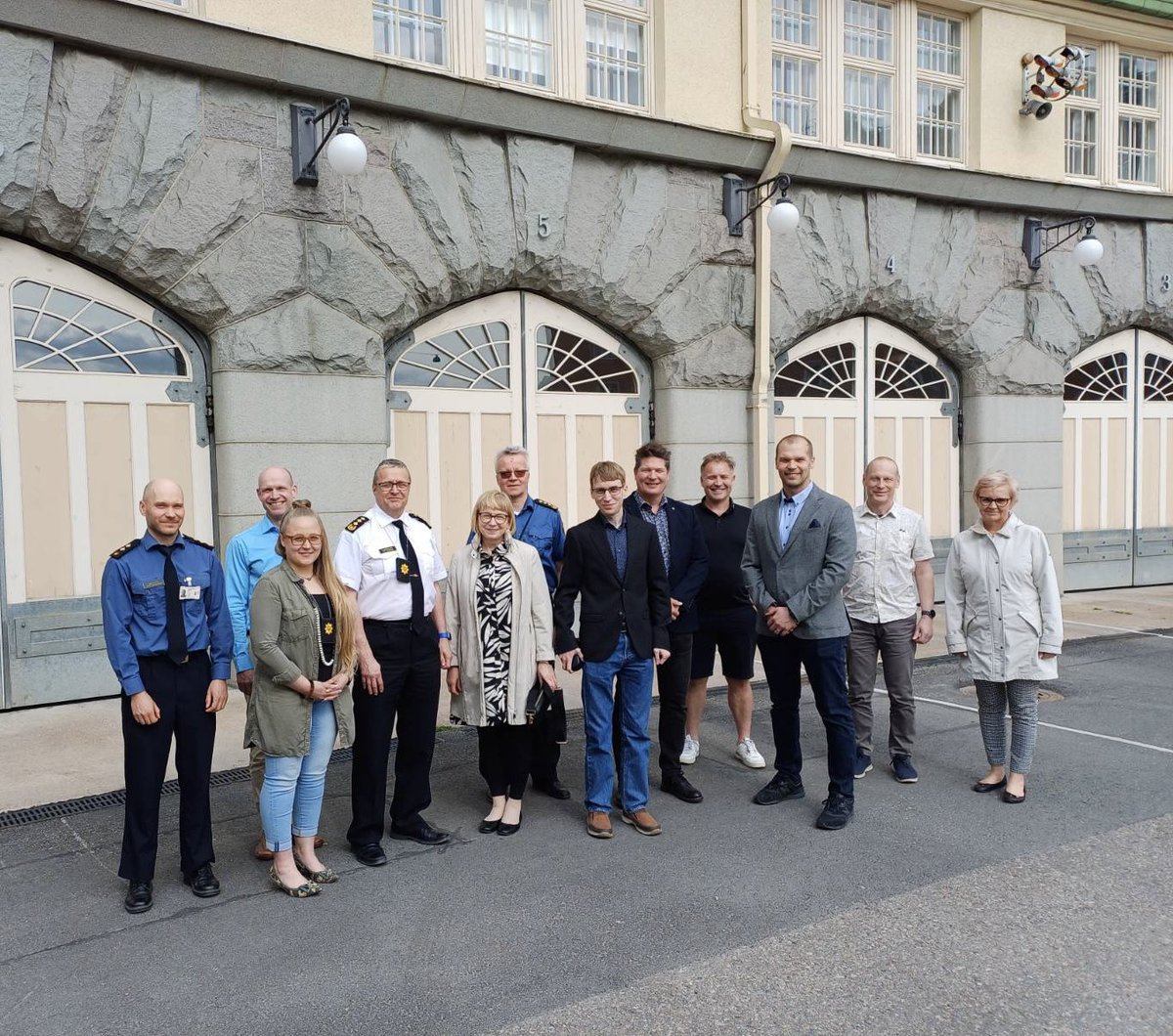 Varsinais-Suomen hyvinvointialueen pelastus- ja ensihoitopalveluiden johto vieraili meillä. Hyvää keskustelua, sparrailua ja benchmarkkausta mm. taloudesta, prosesseista, ensihoidosta ja pelastustoimesta. 

<a href="/Pirha_fi/">Pirkanmaan hyvinvointialue</a> <a href="/pela_eh_pir/">Pelastuslaitos ja ensihoitopalvelut Pirkanmaa</a> 
<a href="/VarhaHyvinvoint/">Varsinais-Suomen hyvinvointialue</a> <a href="/vspelastus/">V-S pelastuslaitos</a>