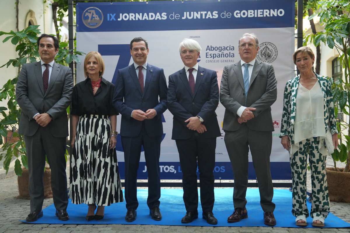 Juanma Moreno (@juanma_moreno) on Twitter photo La <a href="/Abogacia_es/">Abogacía Española</a> es un puntal del sistema judicial y democrático.
Las mejoras en #Andalucía están llegando. Por ejemplo, hemos mejorado las retribuciones y plazos del turno de oficio.
Gracias por elegir a Jerez para vuestras jornadas nacionales que celebráis cada cuatro años. La <a href="/Abogacia_es/">Abogacía Española</a> es un puntal del sistema judicial y democrático.
Las mejoras en #Andalucía están llegando. Por ejemplo, hemos mejorado las retribuciones y plazos del turno de oficio.
Gracias por elegir a Jerez para vuestras jornadas nacionales que celebráis cada cuatro años.
