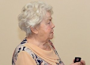 ewaegejska's tweet photo. opiekunka pana Jerzego, która w trakcie kampanii wyborczej ujawniła dziennikarzom Onetu historię wyłudzenia mieszkania, została zwolniona z PKPS przez prezeskę stowarzyszenia Annę Ekiert (na foto), która była w pisim komitecie poparcia dla alfonsa... https://t.co/DHgL29iv26