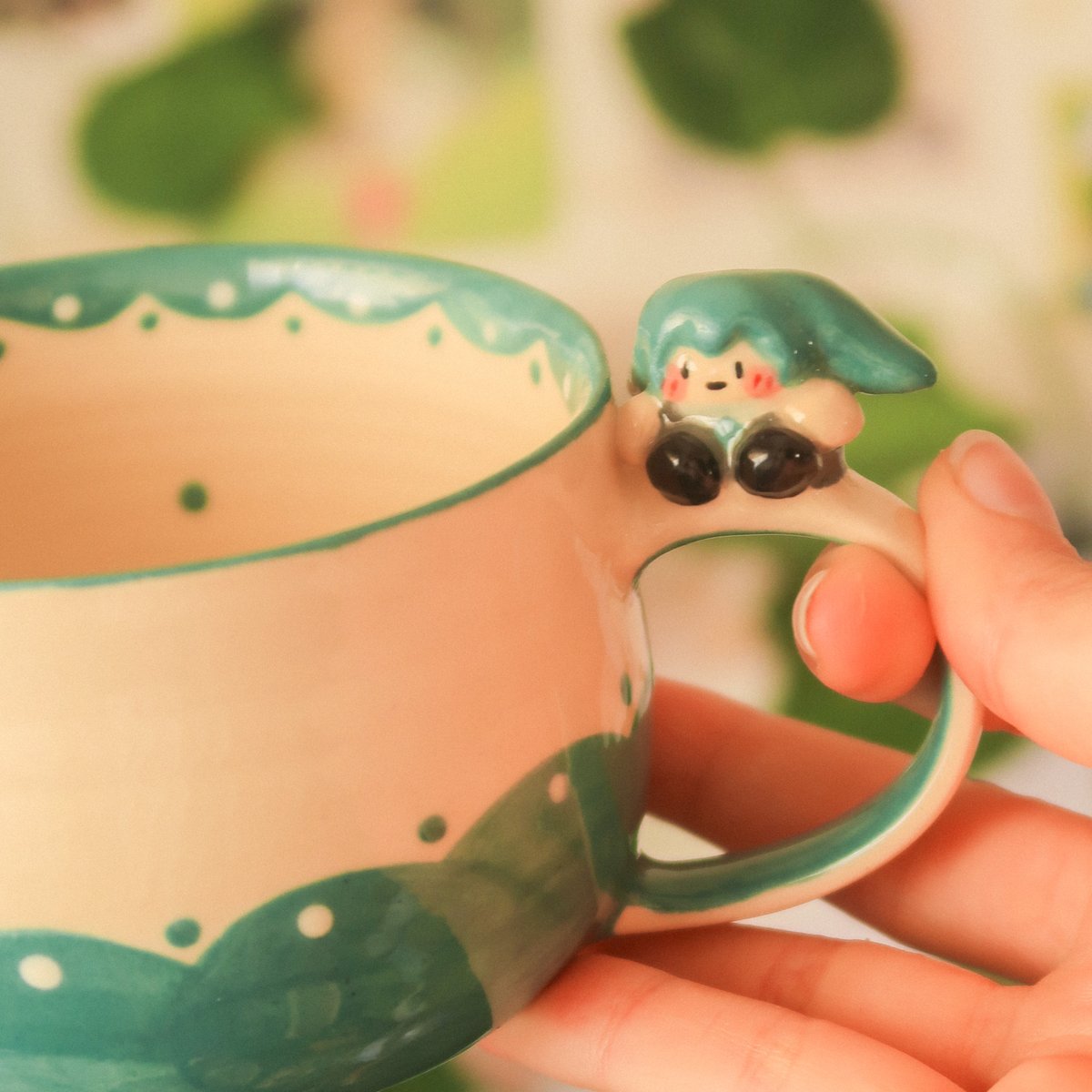 closing my shop for the weekend because i'll be participating in a in-person market WEEEE ദ്ദി ( ᵔ ᗜ ᵔ )💙