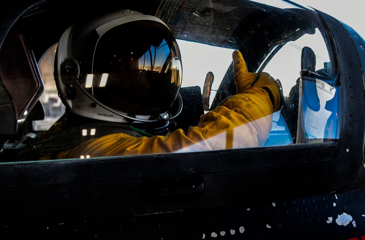 Marysioux1's tweet image. #Cascos.