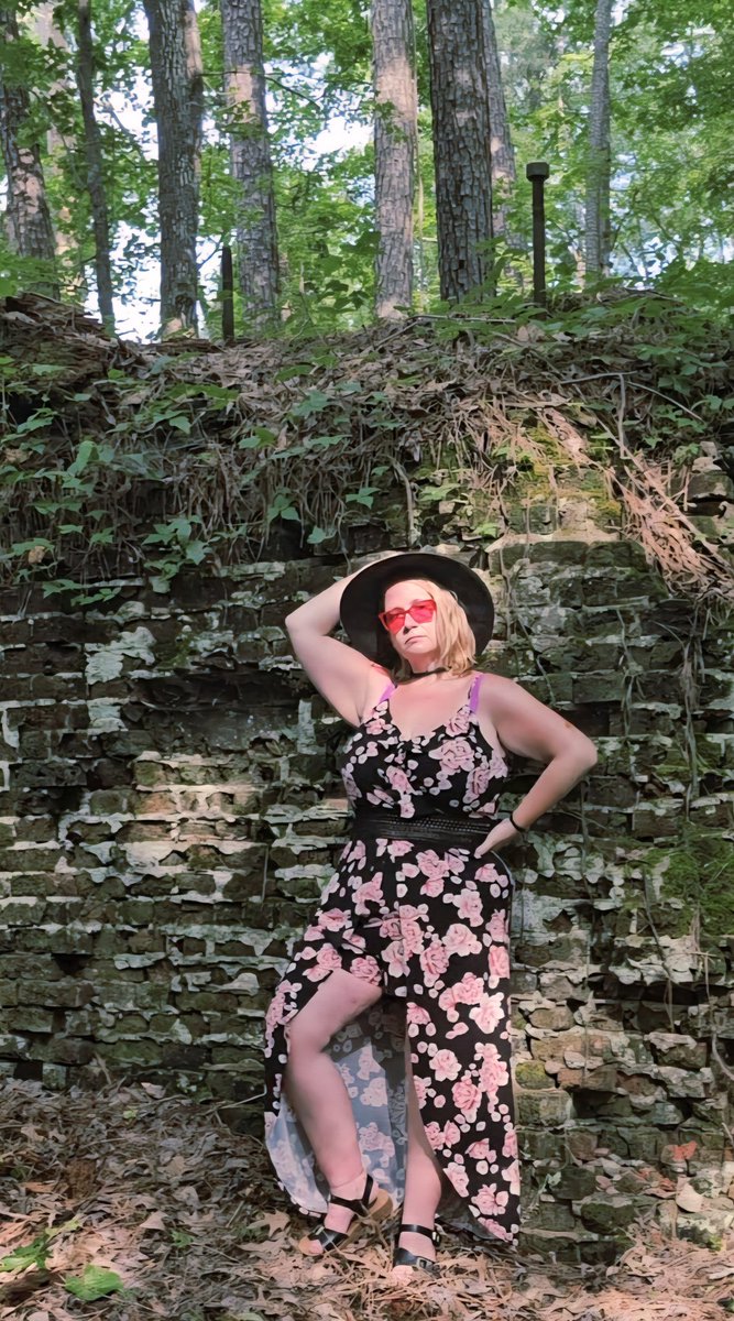 S_to_the_jayy's tweet photo. New Birmingham, TX. Tragically did not survive the 1893 panic, or was it the curse of the weeping widow?! We may never know ✨️🫰
#texas #texasgirls #outdoors #exploringlandmarks #jeeplife #jeeps #camping #texaslandmarks #Godcountry #godsplan #trulyblessed https://t.co/9pbU9HHvrJ