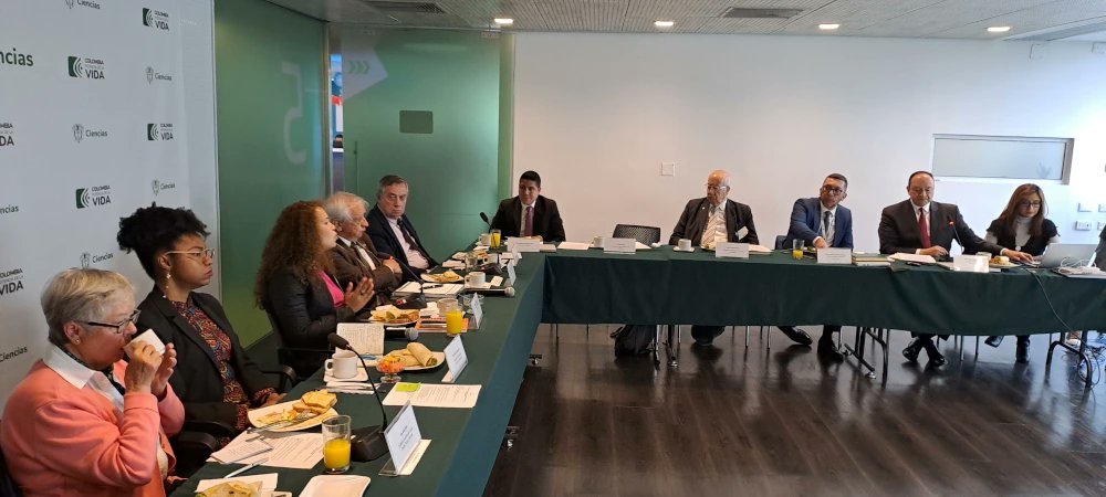 Colmac_Col's tweet image. Reunión @Colmac_Col, Colegio Máximo de las Academias de Colombia y MinCiencias @MincienciasCo, con el objeto de entablar un diálogo inicial para establecer áreas de colaboración entre COLMAC y el ministerio.