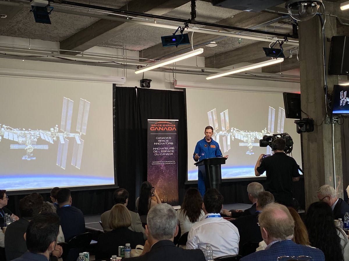 Joshua Kutryk (@astro_kutryk) on Twitter photo Honoré d’avoir été invité comme conférencier à l’édition de cette année de Space Horizons. C’était aussi une excellente occasion de réseauter avec d’autres membres de <a href="/spacecanada/">Space Canada | Espace Canada</a>. 🚀 Honoré d’avoir été invité comme conférencier à l’édition de cette année de Space Horizons. C’était aussi une excellente occasion de réseauter avec d’autres membres de <a href="/spacecanada/">Space Canada | Espace Canada</a>. 🚀