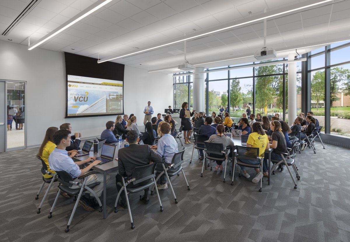 #ActiveLearning Classrooms (ALCs) are the vanguard of pedagogical space design. They enhance student engagement, improve learning outcomes + prepare students for life in the workforce. Read "How Active Learning #Classrooms Redefine #Campus Spaces": bit.ly/43AuWfU #design