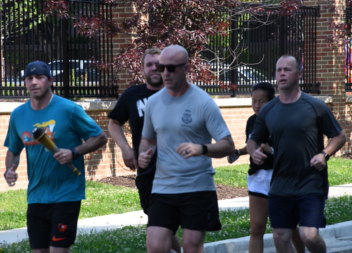 AlexandriaVAPD's tweet photo. Ran with purpose. 💙🔥 Our officers were honored to participate in the #TorchRunVA supporting @solympicsva. Every step is a show of support, unity, and pride—for the athletes and our community. #HeartBehindTheBadge #SpecialOlympics #AlexandriaVA #TeamAPD https://t.co/i6P2w9omYC