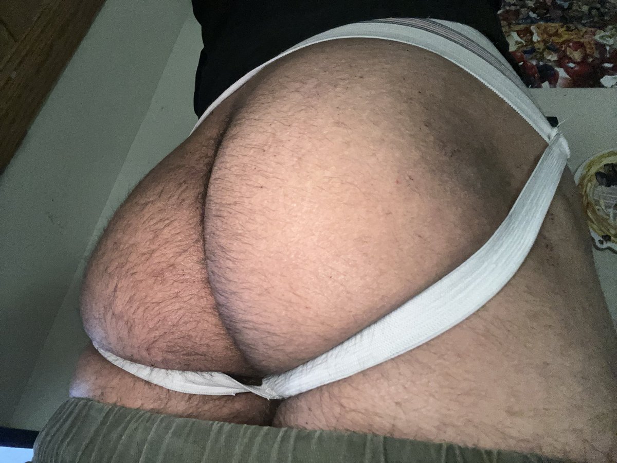 _star__lord's tweet photo. which hairy man part you putting your tongue on first? https://t.co/8PrnJqbDvw