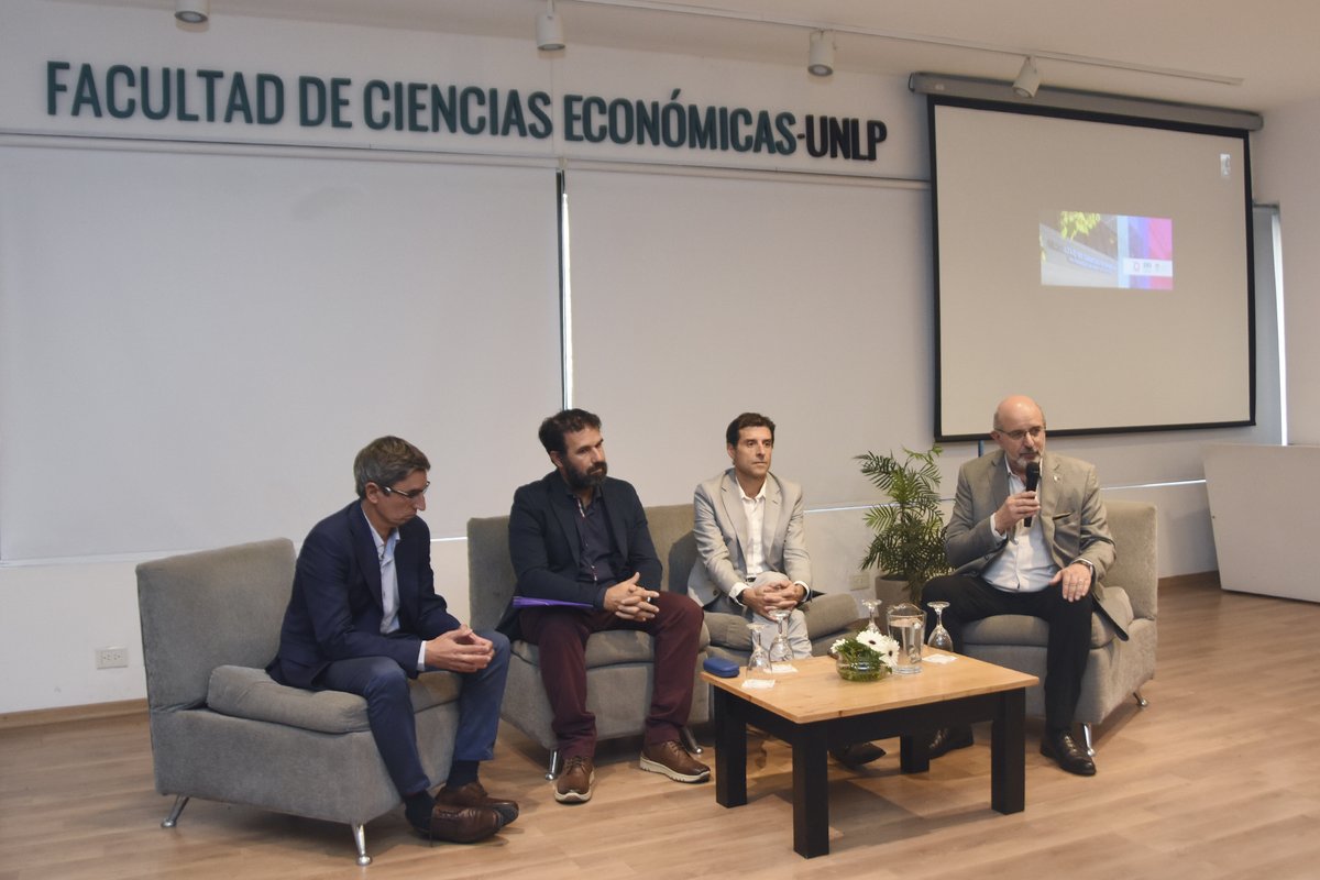 economicas_unlp's tweet photo. Con más de 400 inscriptos comenzó la Jornada: Datos, Trazabilidad y Control - Un enfoque disruptivo con aplicación al sector público

El encuentro se desarrolla en modalidad híbrida: presencial en el aula Magna de la FCE y a distancia.

https://t.co/fP8QcDuBoJ https://t.co/ksaoBVAj5p