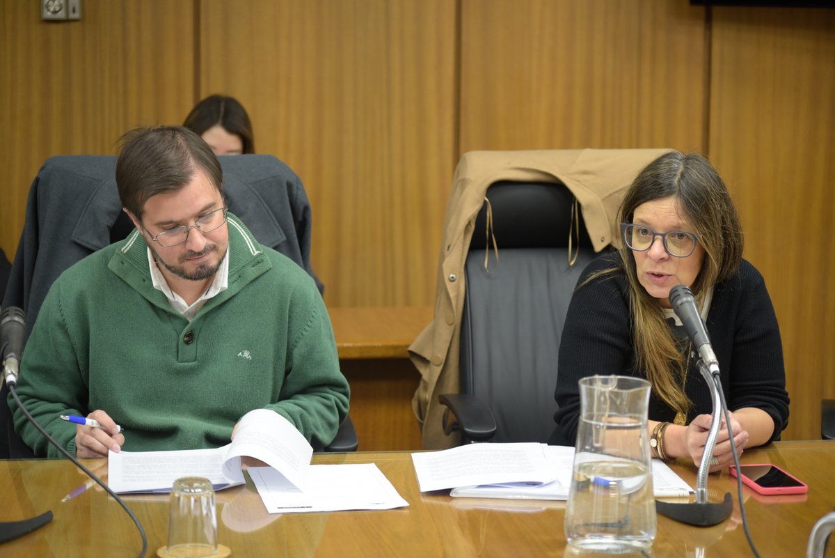 𝑫𝒊𝒑𝒖𝒕𝒂𝒅𝒐𝒔𝑼𝒀 (@diputadosuy) on Twitter photo <a href="/analauramelo_uy/">Ana Laura Melo</a> <a href="/Maferauer/">Fernanda Auersperg</a> <a href="/Wcervini/">Walter Cervini</a> <a href="/juanpab_delgado/">Juan Pablo Delgado</a> <a href="/DianaNiy2/">Niy2</a> <a href="/MonicaP733/">Monica Pereira Sosa</a> <a href="/pablointhamouss/">Pablo Inthamoussu</a> <a href="/nicomesawaller/">Nicolás Mesa Waller</a> <a href="/juanjoolaizola/">Juan Jose Olaizola</a> <a href="/GTinaglini/">Gabriel Tinaglini</a> <a href="/AgustinMazzini/">Agustín Mazzini</a> <a href="/DipRodrigoGoni/">Rodrigo Goñi Reyes</a> <a href="/FelipeSchipani/">𝗙𝗲𝗹𝗶𝗽𝗲 𝗦𝗰𝗵𝗶𝗽𝗮𝗻𝗶</a> <a href="/MageRinaldi/">Magela Rinaldi</a> <a href="/GalloCantera/">Luis Enrique Gallo</a> <a href="/jgorosterra/">Juan Antonio Gorosterrazú Rivero</a> <a href="/fepreco/">Fede Preve Cocco</a> <a href="/JoseSatdjian/">Jose Luis Satdjian</a> La Comisión de Derechos Humanos, fue convocada en el día de hoy y trató el proyecto de ley sobre violencia y acoso entre niños y adolescentes, para el tratamiento de este asunto se hicieron presentes autoridades del INJU, INAU, INISA y también del INJU. <a href="/analauramelo_uy/">Ana Laura Melo</a> <a href="/Maferauer/">Fernanda Auersperg</a> <a href="/Wcervini/">Walter Cervini</a> <a href="/juanpab_delgado/">Juan Pablo Delgado</a> <a href="/DianaNiy2/">Niy2</a> <a href="/MonicaP733/">Monica Pereira Sosa</a> <a href="/pablointhamouss/">Pablo Inthamoussu</a> <a href="/nicomesawaller/">Nicolás Mesa Waller</a> <a href="/juanjoolaizola/">Juan Jose Olaizola</a> <a href="/GTinaglini/">Gabriel Tinaglini</a> <a href="/AgustinMazzini/">Agustín Mazzini</a> <a href="/DipRodrigoGoni/">Rodrigo Goñi Reyes</a> <a href="/FelipeSchipani/">𝗙𝗲𝗹𝗶𝗽𝗲 𝗦𝗰𝗵𝗶𝗽𝗮𝗻𝗶</a> <a href="/MageRinaldi/">Magela Rinaldi</a> <a href="/GalloCantera/">Luis Enrique Gallo</a> <a href="/jgorosterra/">Juan Antonio Gorosterrazú Rivero</a> <a href="/fepreco/">Fede Preve Cocco</a> <a href="/JoseSatdjian/">Jose Luis Satdjian</a> La Comisión de Derechos Humanos, fue convocada en el día de hoy y trató el proyecto de ley sobre violencia y acoso entre niños y adolescentes, para el tratamiento de este asunto se hicieron presentes autoridades del INJU, INAU, INISA y también del INJU.