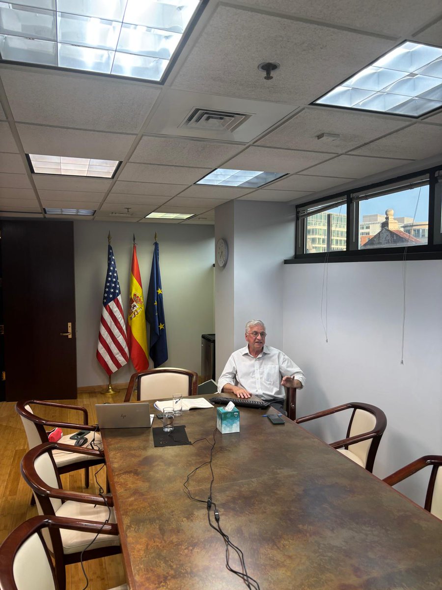 🙏Muchas gracias al CRE de Nueva York por colaborar en la organización del webinario de ayer, así como a todas las personas que asistieron y compartieron sus preguntas.

Si tenéis dudas podéis escribidnos a estadosunidos@mites.gob.es