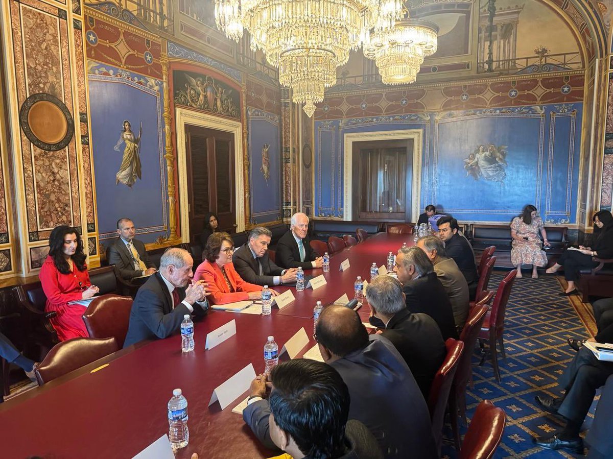 IndianEmbassyUS's tweet image. 🇮🇳 All Party Parliamentary Delegation led by Dr. Shashi Tharoor was warmly received at the United States Capitol by a bipartisan group of senior 🇺🇸 Senators, including leading members from the Senate Foreign Relations Committee, Senate Intelligence Committee, and the Senate India…