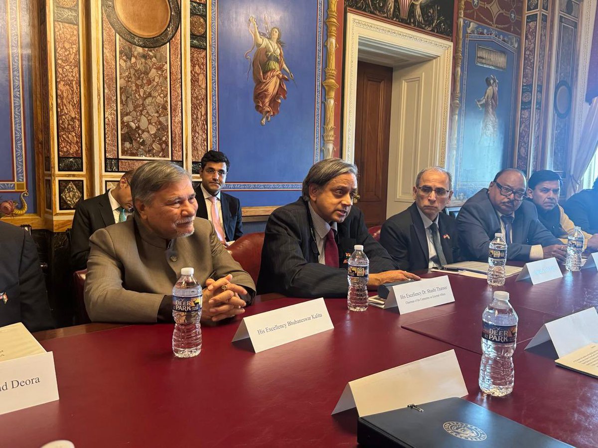 IndianEmbassyUS's tweet image. 🇮🇳 All Party Parliamentary Delegation led by Dr. Shashi Tharoor was warmly received at the United States Capitol by a bipartisan group of senior 🇺🇸 Senators, including leading members from the Senate Foreign Relations Committee, Senate Intelligence Committee, and the Senate India…