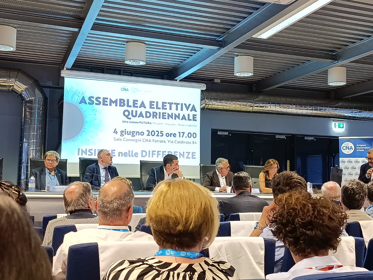 FerraraSipro's tweet image. Anche Sipro con l'Amministratore Unico Paolo Govoni ha preso parte all'assemblea elettiva quadriennale di Cna Ferrara, dal titolo "Insieme nelle differenze", cercando di concorrere ad una visione futura di progresso concreto nell'ambito di un territorio esteso e coeso