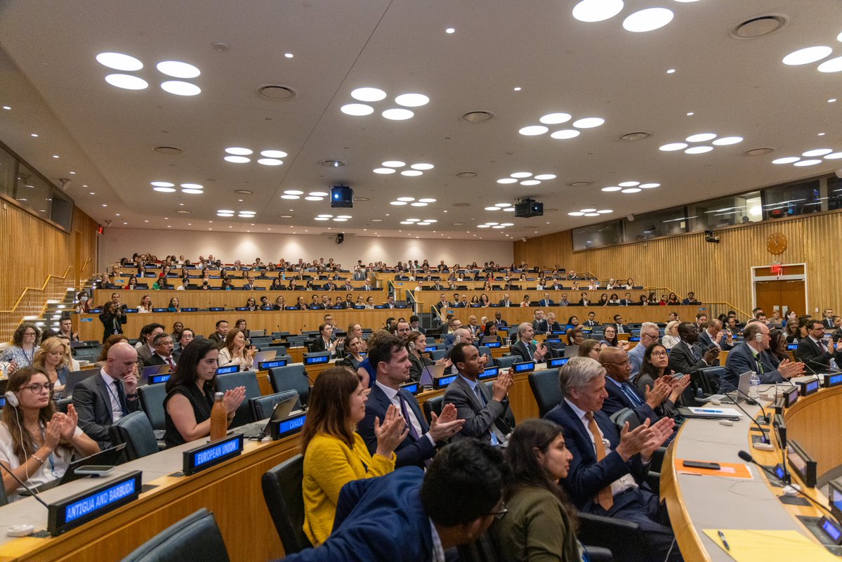 Achim Steiner (@asteiner) on Twitter photo 🙏#UNDPEB members for guiding <a href="/UNDP/">UN Development</a>.
In my 8 years as Administrator, I have seen UNDP grow with the possibilities of change.
In these uncertain times, together with partners, we will leverage 21st Century opportunities to build resilient societies.
📺bit.ly/3Td2BaI 🙏#UNDPEB members for guiding <a href="/UNDP/">UN Development</a>.
In my 8 years as Administrator, I have seen UNDP grow with the possibilities of change.
In these uncertain times, together with partners, we will leverage 21st Century opportunities to build resilient societies.
📺bit.ly/3Td2BaI