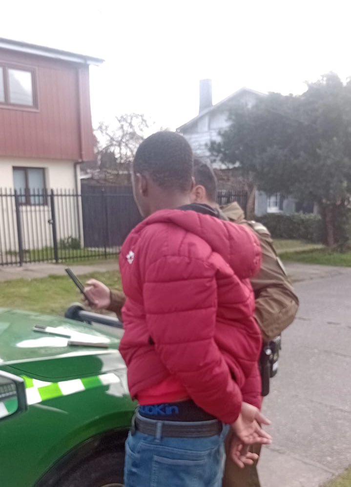 AlbertJulian13's tweet image. 🇻🇪Detienen a venezolano ilegal de 30 años por explotación sexual de niña de 14 años y violación, de adolescente en Talca: la contactó por RRSS caribeño le ofreció dinero y comida venezolano la tenía a pan y agua..y a esta gente la izquierda la quiere regularizar?.@min_interior